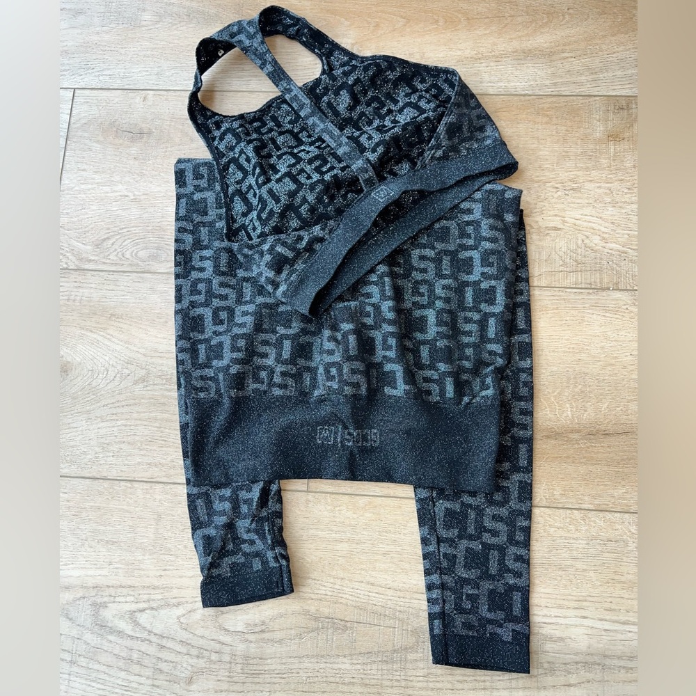 GCDS x Wolford Legging & Crop top